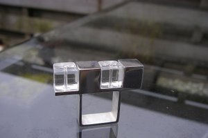 Zilveren ring met Bergkristal blokjes