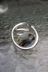 Zilveren ring met Labradoriet